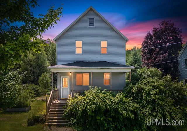 Photo 1 of Single family home for sale at 7149 County 426 M5 Rd, Gladstone, MI 49837 | MLS# 50217617 | Listing updated on 2026-08-21