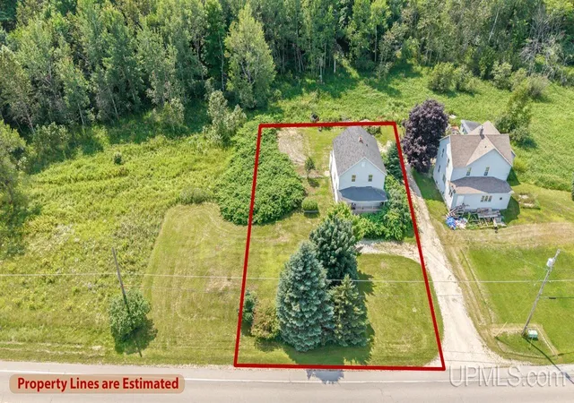 Photo 3 of Single family home for sale at 7149 County 426 M5 Rd, Gladstone, MI 49837 | MLS# 50217617 | Listing updated on 2026-08-21
