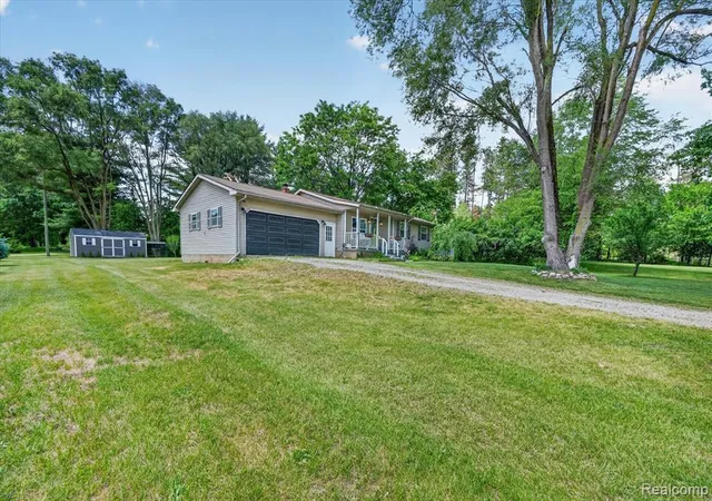 Homes for sale in North Branch, MI | 3837 Jones Rd, North Branch, MI 48461 | MLS# 61001401