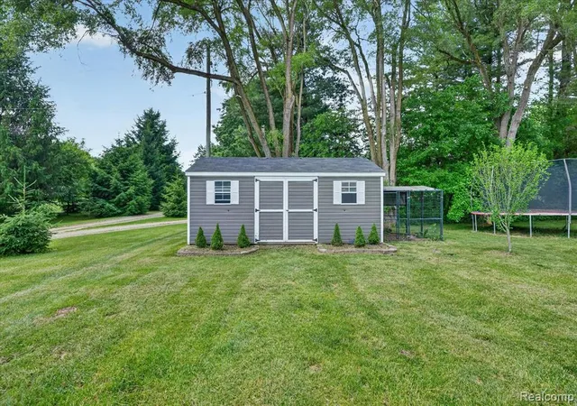 Homes for sale in North Branch, MI | 3837 Jones Rd, North Branch, MI 48461 | MLS# 61001401