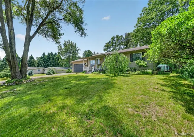 Homes for sale in North Branch, MI | 3837 Jones Rd, North Branch, MI 48461 | MLS# 61001401