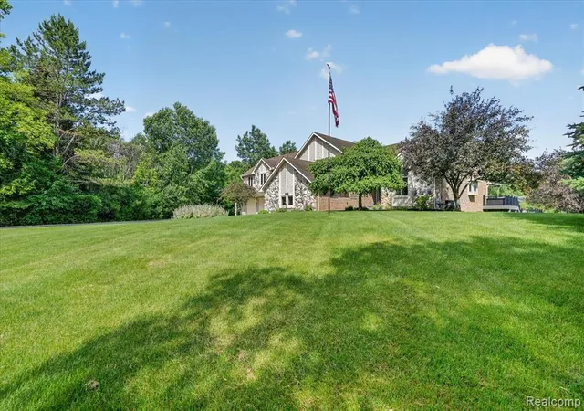 Homes for sale in South Lyon, MI | 2325 7 Mile Rd, South Lyon, MI 48178 | MLS# 61004569