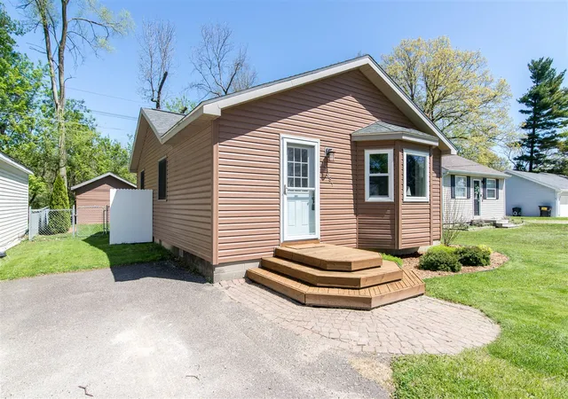 1st image of 11381 Norway Dr, Hartland, MI 48353 | MLS# 70468044