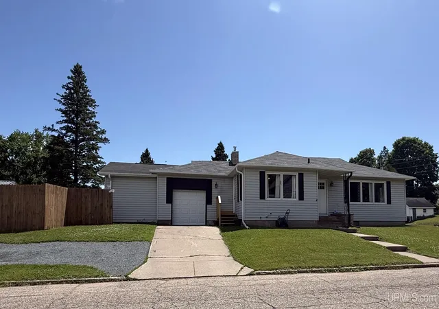 Photo 1 of Single family home for sale at 519 Houghteling St, Iron Mountain, MI 49801 | MLS# 50210995 | Listing updated on 2026-06-15