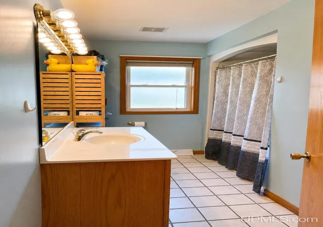 Photo 3 of Single family home for sale at 519 Houghteling St, Iron Mountain, MI 49801 | MLS# 50210995 | Listing updated on 2026-06-15