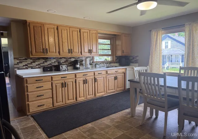Photo 4 of Single family home for sale at 519 Houghteling St, Iron Mountain, MI 49801 | MLS# 50210995 | Listing updated on 2026-06-15