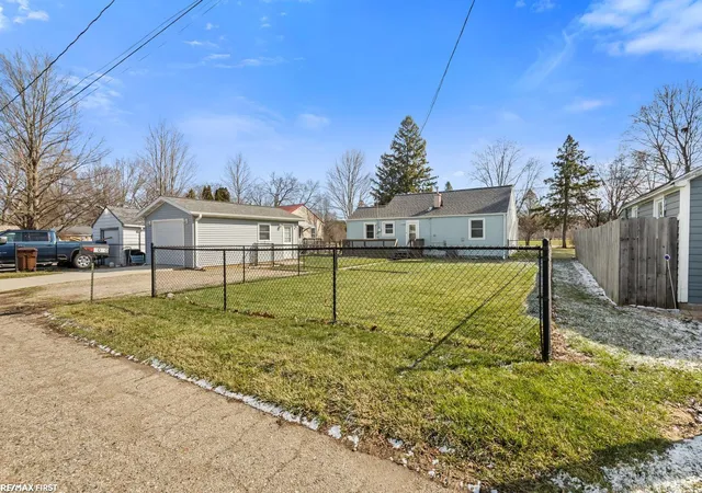 Homes for sale in Marshall, MI | 1060 S Kalamazoo Ave, Marshall, MI 49068 | MLS# 50210523
