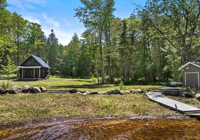 Homes for sale in Hancock, MI | 25160 Upper Point Mills Rd, Hancock, MI 49930 | MLS# 50214018