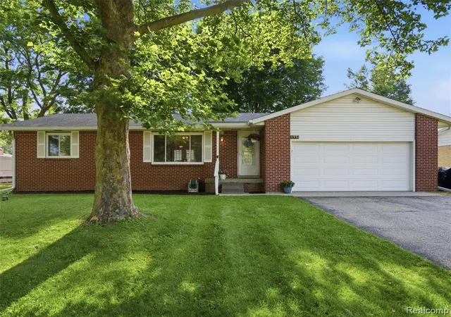 Homes for sale in Whitmore Lake, MI | 11771 Lesia Dr, Whitmore Lake, MI 48189 | MLS# 61010869