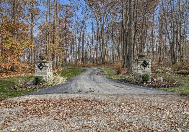 Photo 3 of Mansion for sale at 554 Bailey Lake Dr, Lowell, MI 49331 | MLS# 70546972 | Listing updated on 2026-07-23