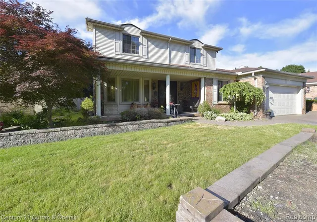 4th image of 45331 Rector Dr, Canton, MI 48188 1660 | MLS# 61003507