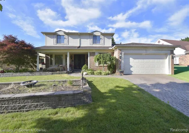 5th image of 45331 Rector Dr, Canton, MI 48188 1660 | MLS# 61003507