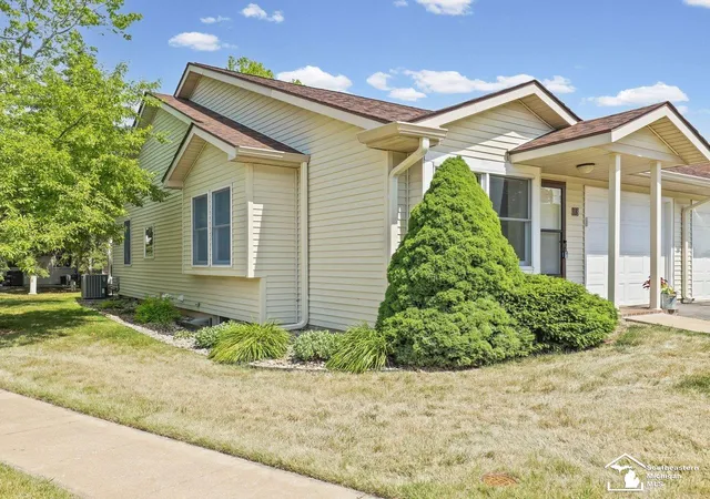 Homes for sale in Tecumseh, MI | 729 Clark St #18, Tecumseh, MI 49286 | MLS# 50210391