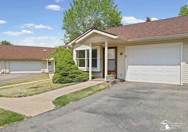 Homes for sale in Tecumseh, MI | 729 Clark St #18, Tecumseh, MI 49286 | MLS# 50210391