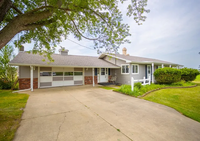 2nd image of 3475 W Brewer Rd, Owosso, MI 48867 | MLS# 50214375