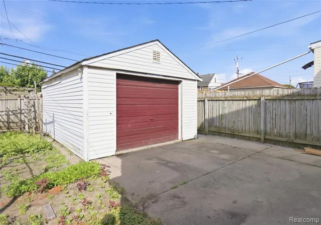 Homes for sale in Hamtramck, MI | 12122 Sobieski St, Hamtramck, MI 48212 | MLS# 61007243