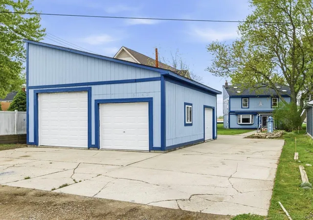 Homes for sale in Algonac, MI | 6143 Pointe Tremble Road Road, Algonac, MI 48001 | MLS# 50207601
