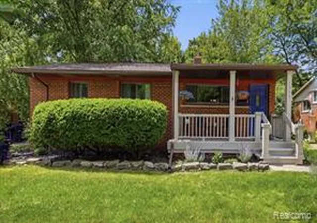 Homes for sale in Ann Arbor, MI | 1061 Western Dr, Ann Arbor, MI 48103 | MLS# 61009199