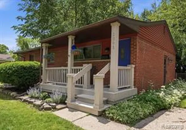 Homes for sale in Ann Arbor, MI | 1061 Western Dr, Ann Arbor, MI 48103 | MLS# 61009199
