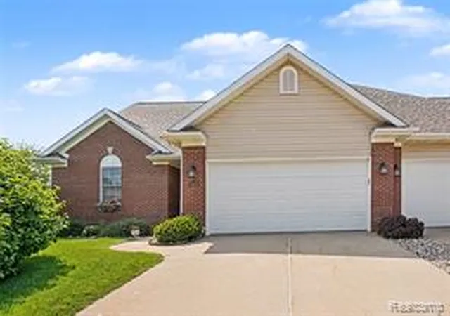 Homes for sale in Linden, MI | 5478 Red Oak Ct, Linden, MI 48451 | MLS# 61009580