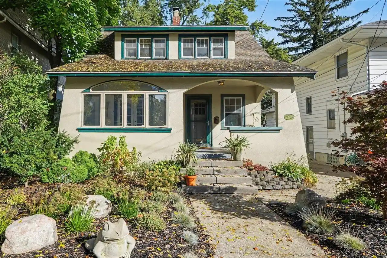 Photo 1 of Sale Pending at 1653 Wealthy St, Grand Rapids, MI 49506 | MLS# 70562791 | Listing updated on 2026-10-19