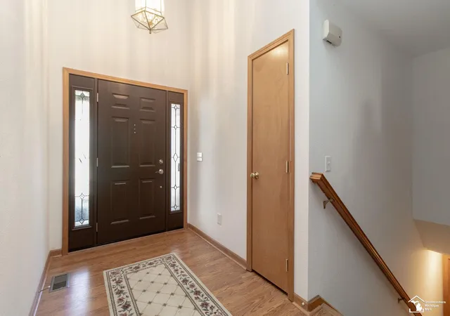 Photo 4 of Sale Pending at 885 Hickory Creek Dr, Temperance, MI 48182 | MLS# 50219324 | Listing updated on 2026-08-31