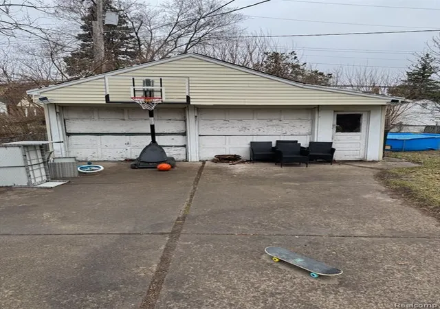 Homes for sale in Detroit, MI | 7265 Evergreen Ave, Detroit, MI 48228 3208 | MLS# 60386125
