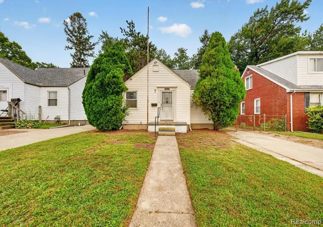 Photo 3 of Single family home for sale at 19665 Justine St, Detroit, MI 48234 2133 | MLS# 61024678 | Listing updated on 2026-08-27