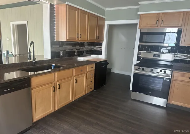 Photo 3 of Single family home for sale at 1017 River Ave, Iron Mountain, MI 49801 | MLS# 50219857 | Listing updated on 2026-08-26