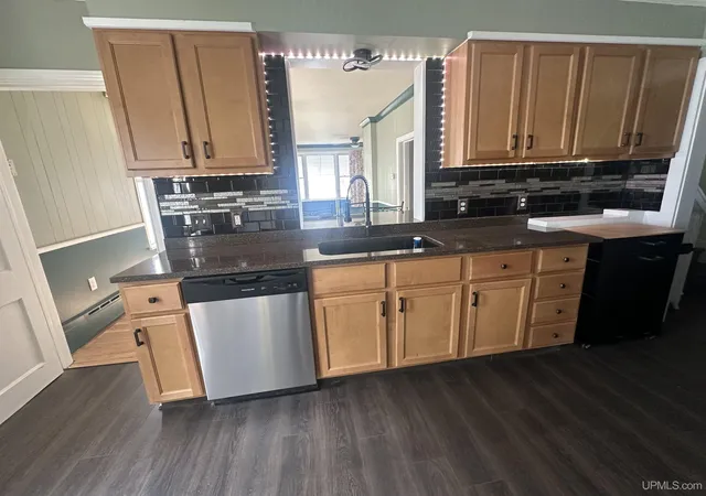 Photo 3 of Single family home for sale at 1017 River Ave, Iron Mountain, MI 49801 | MLS# 50219857 | Listing updated on 2026-09-29