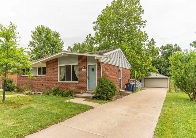 Homes for sale in Ann Arbor, MI | 640 Dellwood Dr, Ann Arbor, MI 48103 | MLS# 70544022
