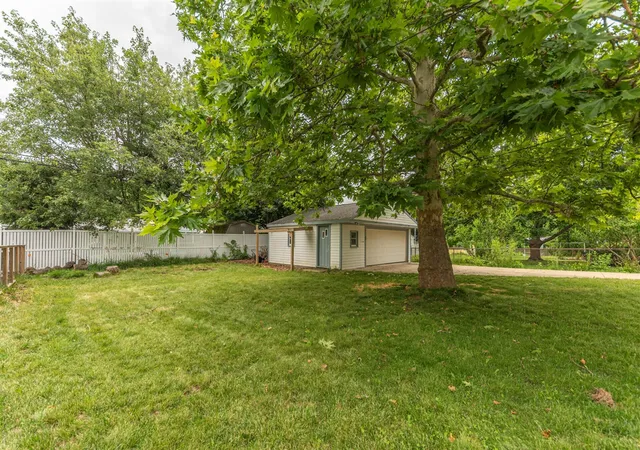 Homes for sale in Ann Arbor, MI | 640 Dellwood Dr, Ann Arbor, MI 48103 | MLS# 70544022