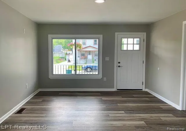 Photo 5 of Single family home for sale at 561 E Jarvis Ave, Hazel Park, MI 48030 | MLS# 61016376 | Listing updated on 2026-09-05