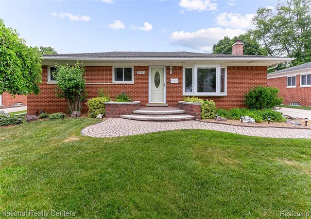 Homes for sale in Farmington Hills, MI | 23054 Cora Ave, Farmington Hills, MI 48336 | MLS# 61001293