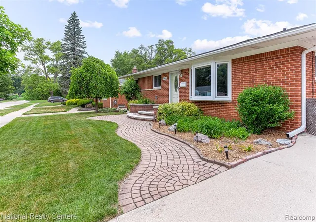 Homes for sale in Farmington Hills, MI | 23054 Cora Ave, Farmington Hills, MI 48336 | MLS# 61001293