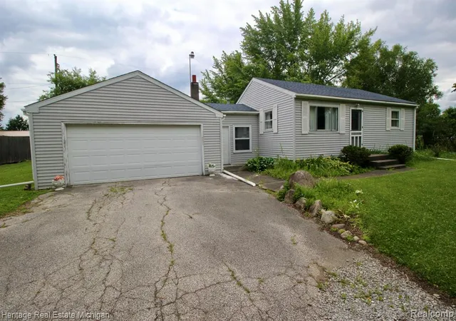 Homes for sale in Owosso, MI | 8265 S M 52, Owosso, MI 48867 | MLS# 61005283