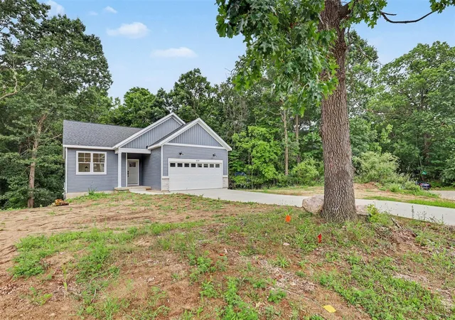 4th image of 839 Morgan Dr, Belding, MI 48809 | MLS# 70554100