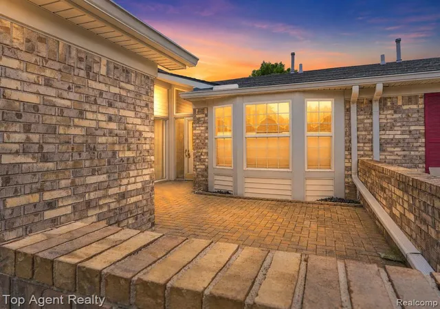 Homes for sale in Shelby Township, MI | 48659 Sundance Ct, Shelby Township, MI 48315 | MLS# 61010816
