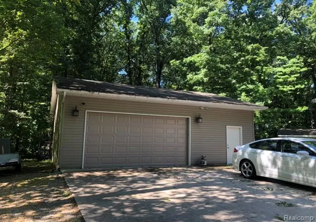 3rd image of 7907 Stewart Rd, Monroe, MI 48162 | MLS# 61001984
