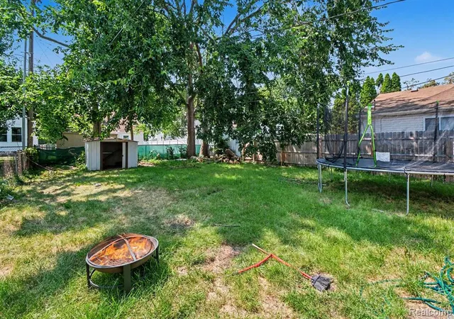 Photo 5 of Sale Pending at 23383 Cayuga Ave, Hazel Park, MI 48030 | MLS# 61011608 | Listing updated on 2026-08-12
