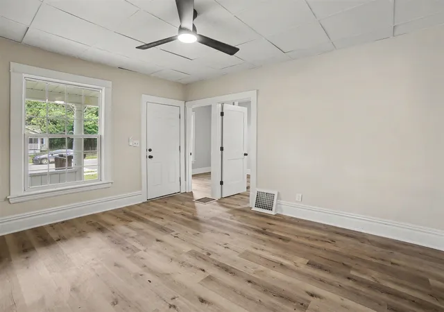 Photo 4 of Single family home for sale at 837 W Southern Ave, Muskegon, MI 49441 | MLS# 70545478 | Listing updated on 2026-08-30