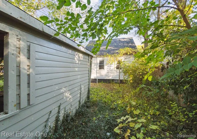 37th image of 19439 W Chicago St, Detroit, MI 48228 | MLS# 60994890