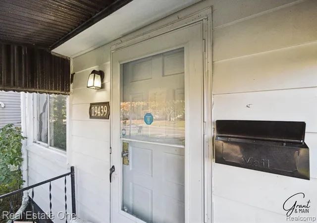 5th image of 19439 W Chicago St, Detroit, MI 48228 | MLS# 60994890