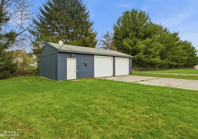 Homes for sale in Algonac, MI | 1032 Summer St, Algonac, MI 48001 | MLS# 50207625