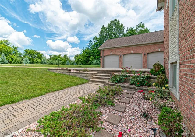 Photo 3 of Single family home for sale at 2400 Inwood Rd, Washington, MI 48095 | MLS# 61005518 | Listing updated on 2026-07-07