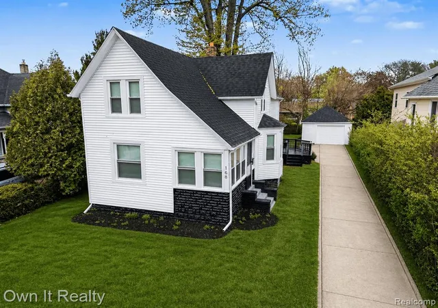Homes for sale in Grosse Pointe Farms, MI | 168 Kerby Rd, Grosse Pointe Farms, MI 48236 | MLS# 60988763