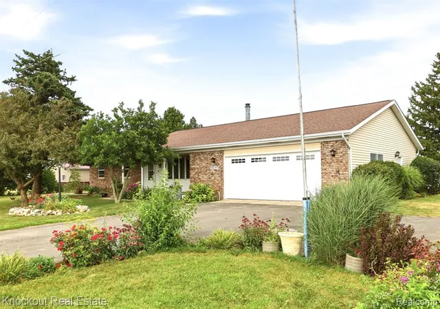 Photo 3 of Sale Pending at 3301 S Quanicassee Rd, Reese, MI 48757 | MLS# 61021202 | Listing updated on 2026-08-18