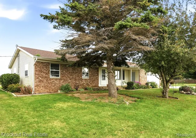 Photo 4 of Sale Pending at 3301 S Quanicassee Rd, Reese, MI 48757 | MLS# 61021202 | Listing updated on 2026-08-18