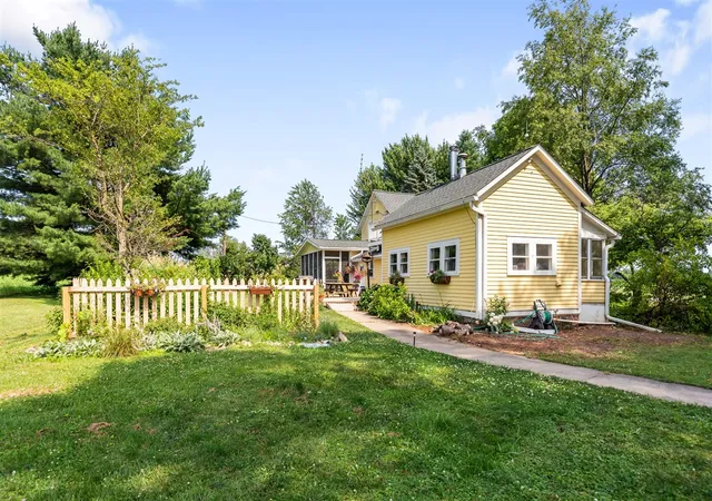 image of 6475 Olive Branch Rd, Galien, MI 49113 | MLS# 70515532