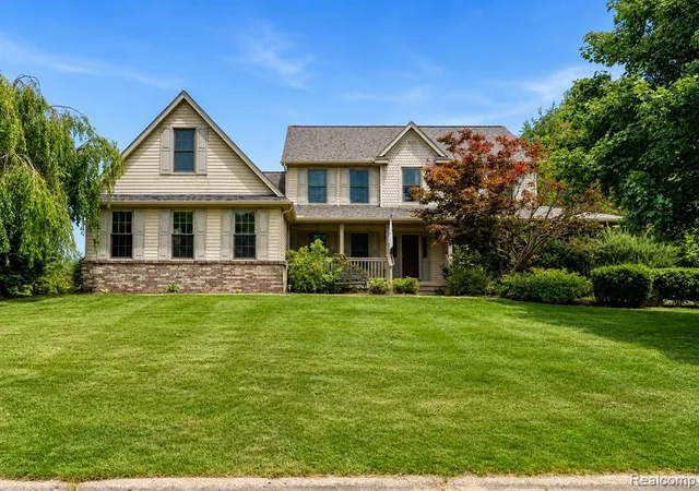 Photo 1 of Single family home for sale at 6837 Alta Dr, Brighton, MI 48116 6220 | MLS# 61025144 | Listing updated on 2026-09-26